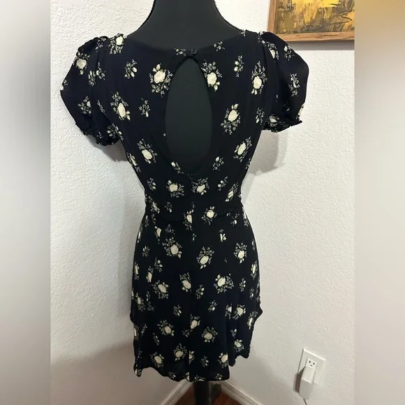 Reformation Linley Black Floral Mini Dress - Size 4 - Picture 3 of 10